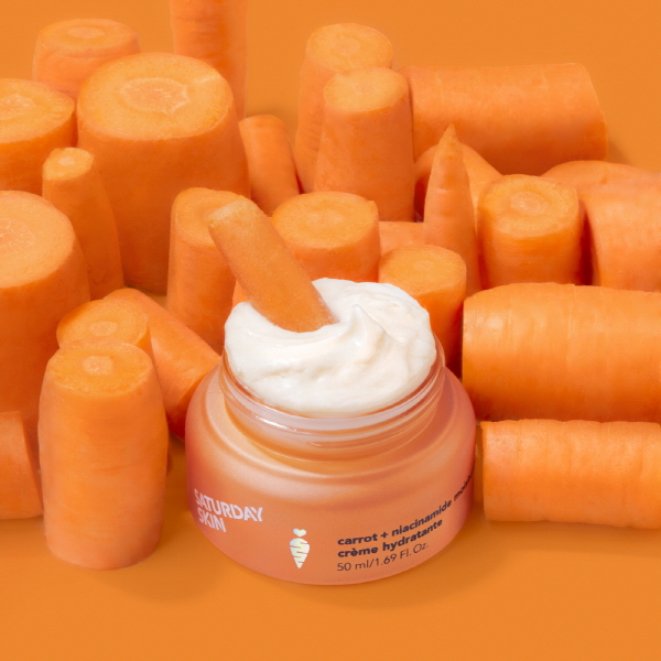 Saturday Skin Carrot + Niacinamide Moisturising Cream 50 ml – antioxidant K-Beauty moisturiser with carrot extract and Vitamin B3 for radiant, hydrated skin.